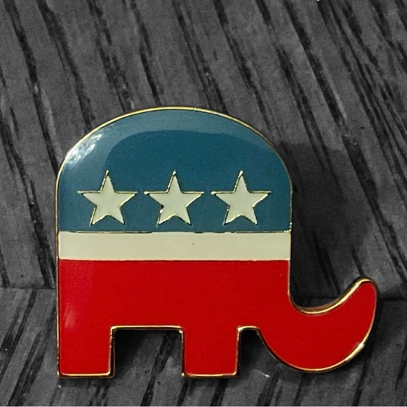 🇺🇸Republican Party Elephant Gold Pin!🐘 - Picture 9 of 11